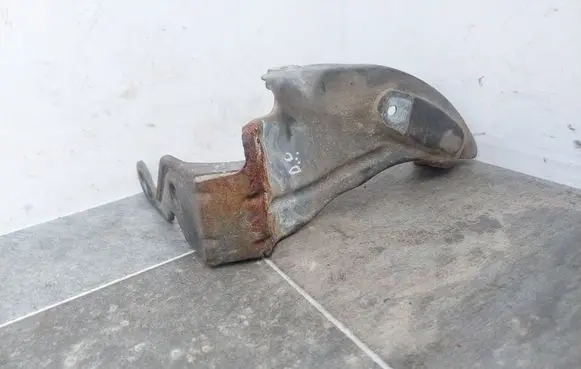 Audi A4 S4 B6 8E 8H Fender mounting bracket