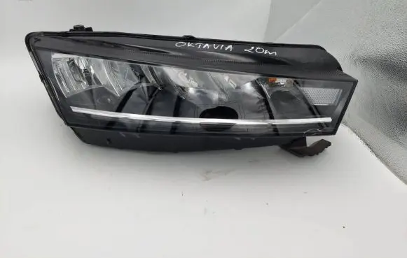 Skoda Octavia Mk3 (5E) Headlight/headlamp 5E4941016 030111823200