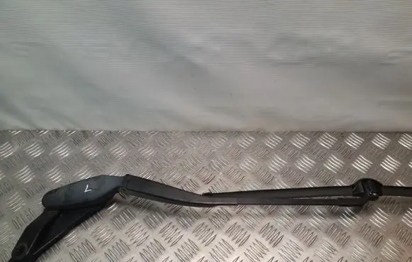 Mercedes-Benz E W212 Front wiper blade arm A2128201044