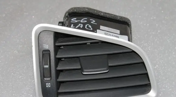 Suzuki SX4 S-Cross Dashboard side air vent grill/cover trim 7363061M00HTV