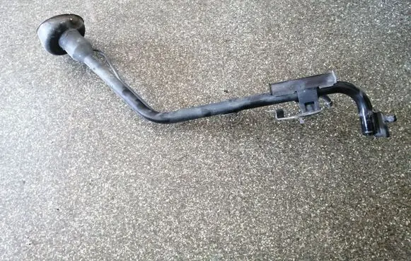 Nissan Juke I F15 Fuel tank filler neck pipe 