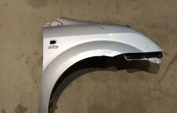 Toyota Corolla Verso AR10 Fender 