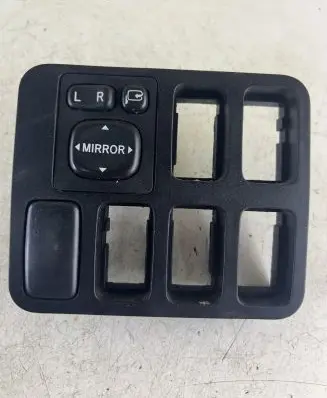 Toyota Land Cruiser (J120) Wing mirror switch 183575