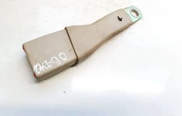 Lexus RX 300 Rear seatbelt buckle d016001 b-400