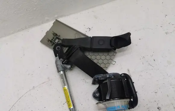 Opel Insignia A Front seatbelt 99613693
