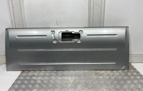 Nissan Navara D22 Tailgate/trunk/boot lid