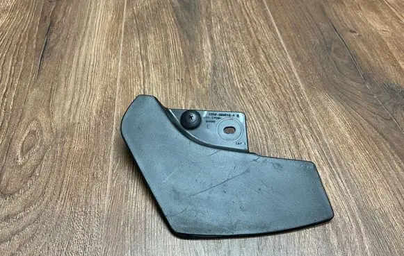 Land Rover Evoque II Fender mounting bracket K8D2-280E13-AC