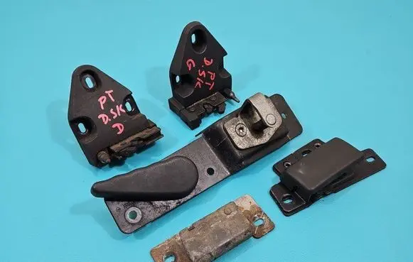 Renault Trafic II (X83) Rear door lock 8200006260 IMPRK1499352