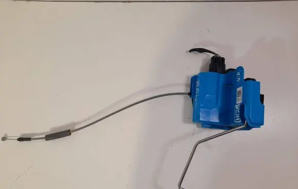 Hyundai i10 Front door lock 81320-K7010