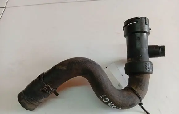 Audi A6 S6 C5 4B Engine coolant pipe/hose 