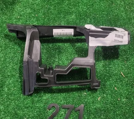Volkswagen Golf VI Front bumper mounting bracket 5K0807724B