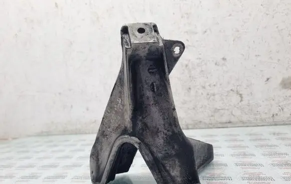 Audi A4 S4 B6 8E 8H Engine mounting bracket 8E0199308D
