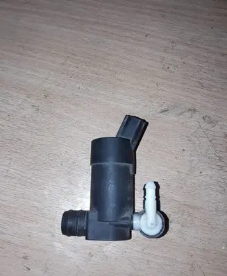 Volvo V70 Windscreen/windshield washer pump 1S7117K624FE