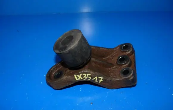 Hyundai ix35 Engine mounting bracket