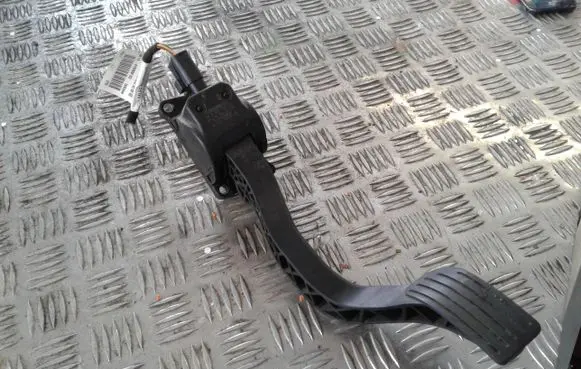 Peugeot 308 Accelerator throttle pedal 9681434380