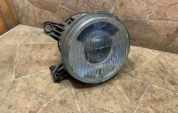 BMW 5 E34 Headlight/headlamp 131868