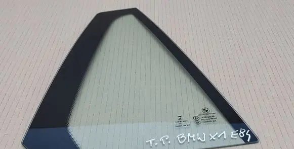BMW X1 E84 Front triangle window/glass 