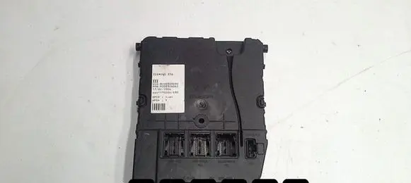 Renault Megane II Engine control unit/module 8200309690