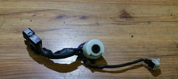 Toyota Carina T210 Ignition lock contact 