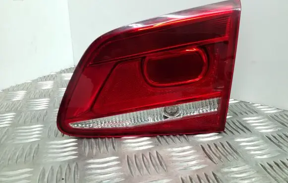 Volkswagen PASSAT B7 Tailgate rear/tail lights 3AE945094D