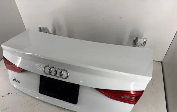Audi A3 S3 8V Tailgate/trunk/boot lid 8V5827337