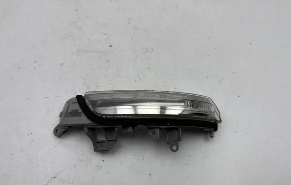 Toyota Prius (XW30) Mirror indicator light E130112210