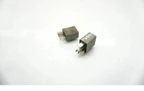 Mercedes-Benz Sprinter W901 W902 W903 W904 Fuse A0045452905