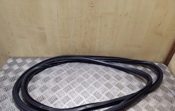 Volkswagen Golf VI Front door rubber seal 5K4867911