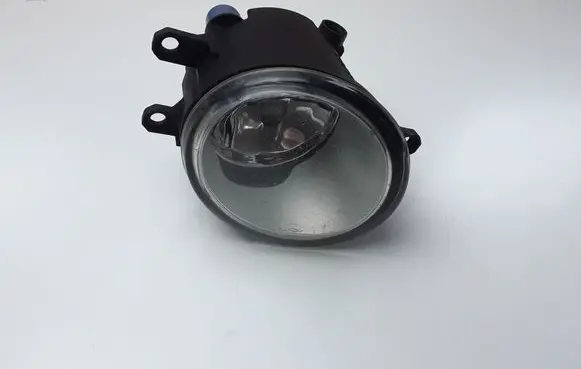 Toyota Avensis T270 Front fog light 812200D042