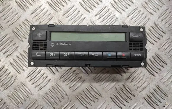 Volkswagen Golf IV Climate control unit 6013966