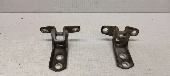Mitsubishi Outlander Front door upper hinge 