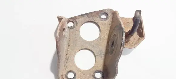 Volkswagen Golf IV Bracket in trunk/boot 