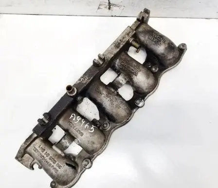 Volvo V70 Intake manifold 30650184