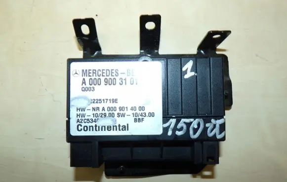 Mercedes-Benz Sprinter W906 Fuel pump relay A0009003101