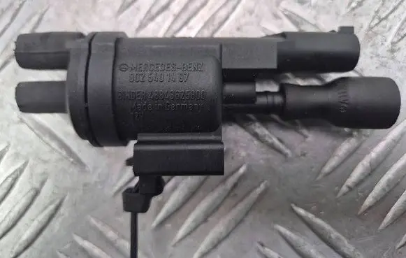 Mercedes-Benz E W212 Valve vacuum 0025401497