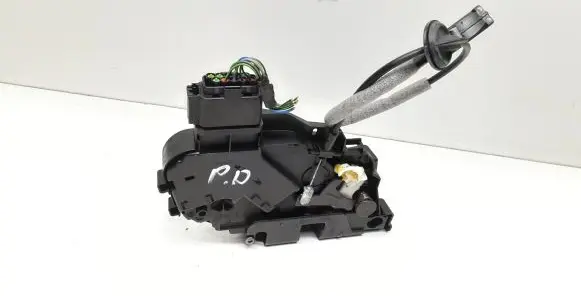 Volvo V70 Front door lock 31253666