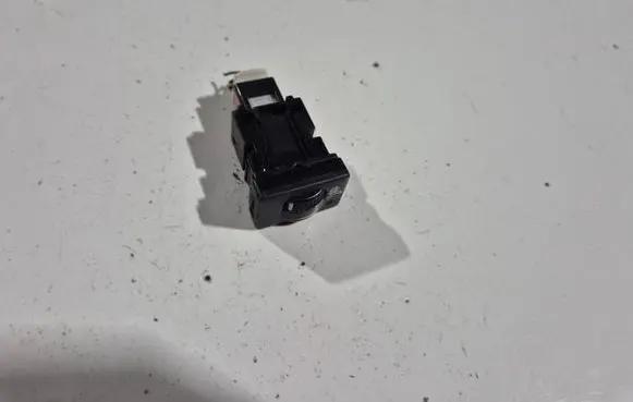 Toyota Avensis T270 Seat heating switch 453484