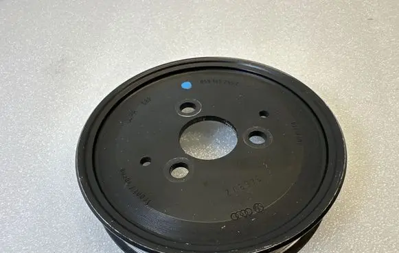 Volkswagen Touareg I Power steering pump pulley 059145255C