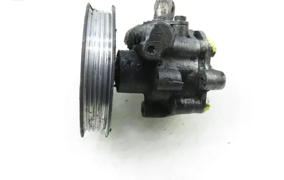 Volkswagen PASSAT B5 Power steering pump 8D0145177Q