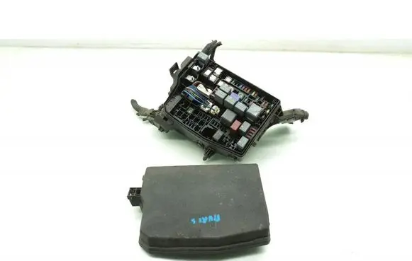 Toyota Auris E180 Fuse box set 