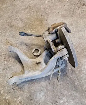 Rear wheel hub spindle/knuckle