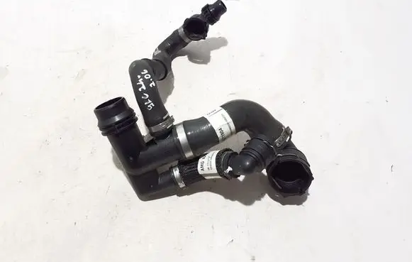 Engine coolant pipe/hose