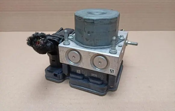 Mercedes-Benz B W246 W242 ABS Pump A0094315412