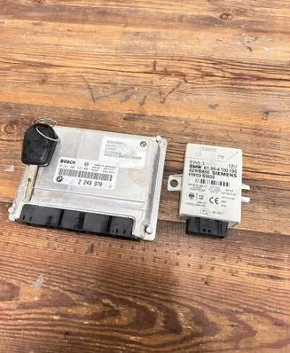 BMW 3 E46 Engine control unit/module 2249970 0281001445