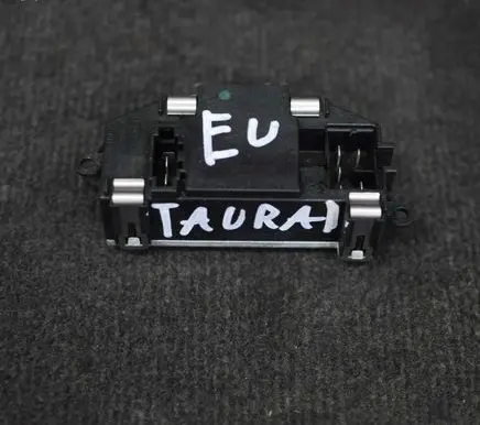 Volkswagen Touran I Heater blower motor/fan resistor 011021936