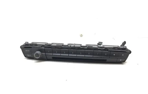 BMW 3 F30 F35 F31 Head unit multimedia control E1062000E01 280413 K5089