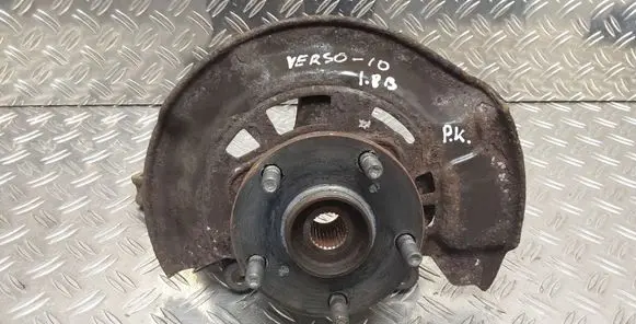 Toyota Verso Front wheel hub