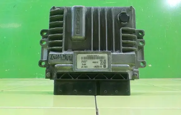 Opel Antara Engine control unit/module 25192581
