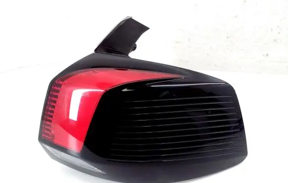 Peugeot 5008 II Rear/tail lights 9811028180