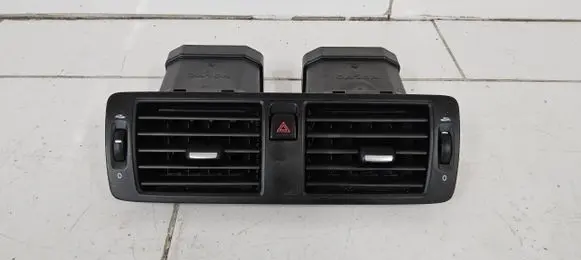 Volvo V50 Dash center air vent grill Y01145